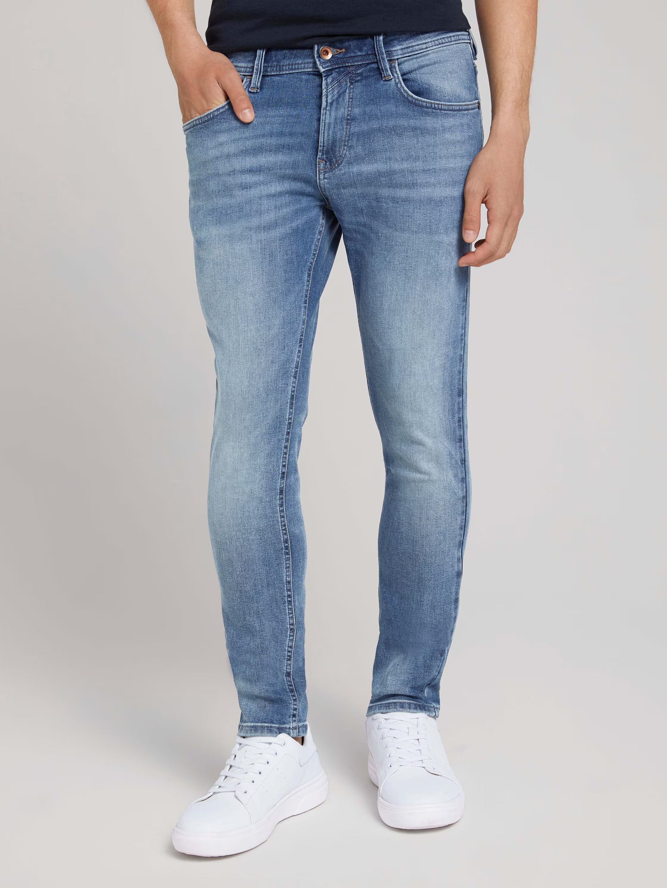 Slim Fit